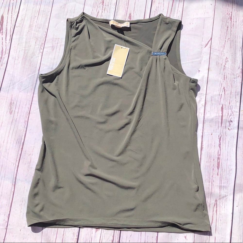🆕 Michael Kors green & gold top size medium